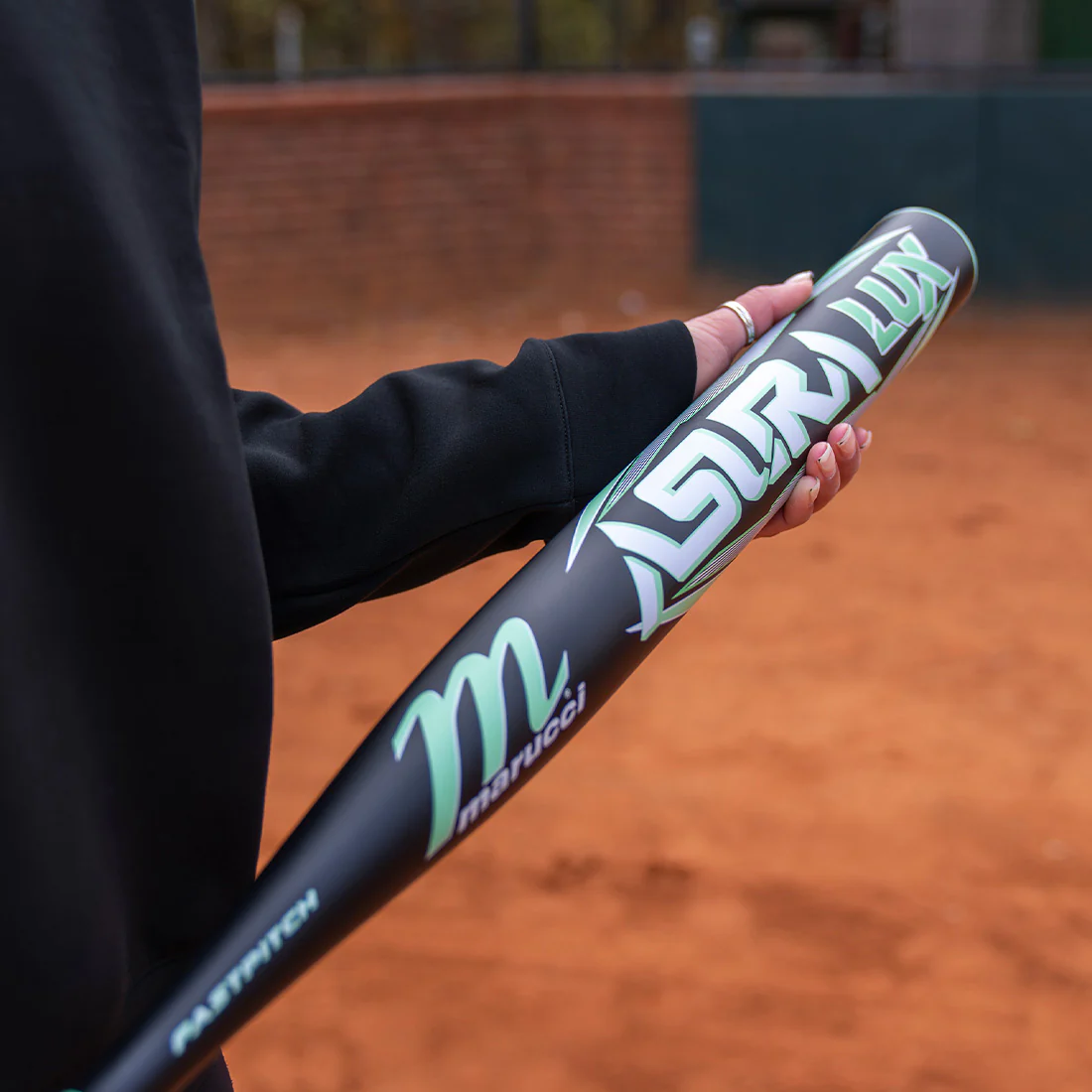 Marucci Asura Lux 1PC Fastpitch Softball Bat: -11, -10 - Image 6