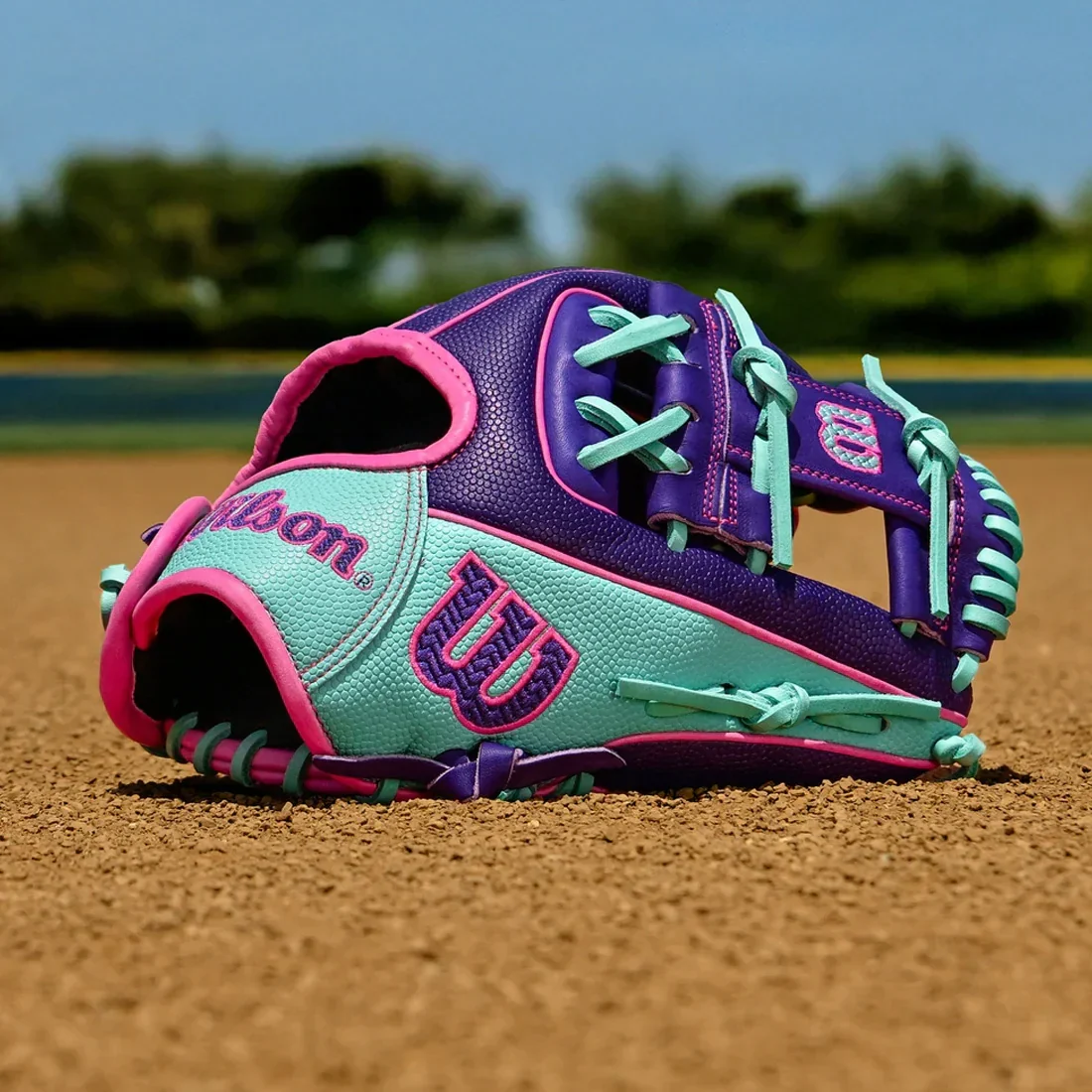 Wilson A2000 DP15SS 11.5" Winter Collection Baseball Glove: WBW103941115 - Image 2